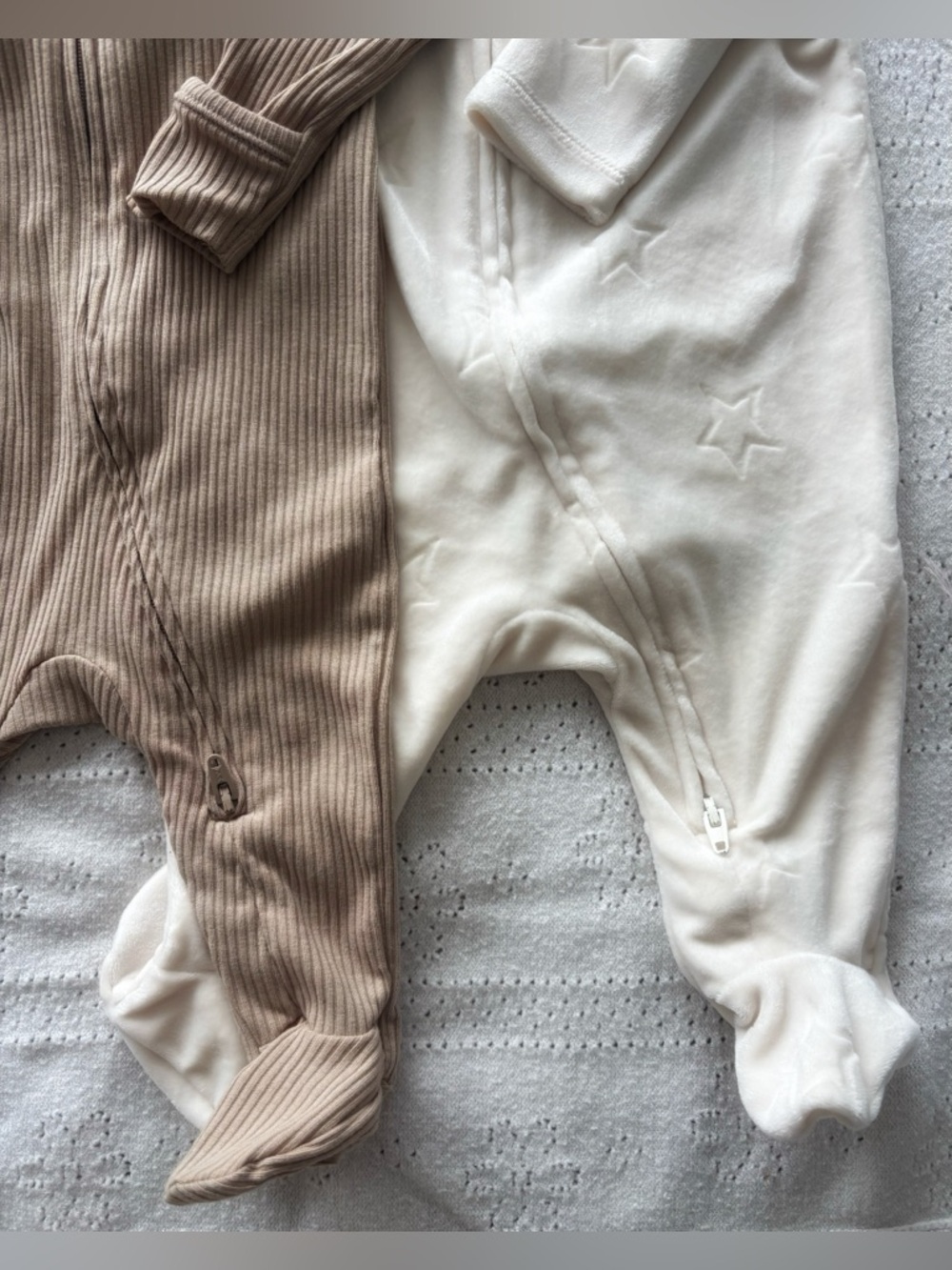 Neutral Baby Bundle 0–3M | Cozy Set | Old Navy + Carters 🤍 - Picture 4 of 7